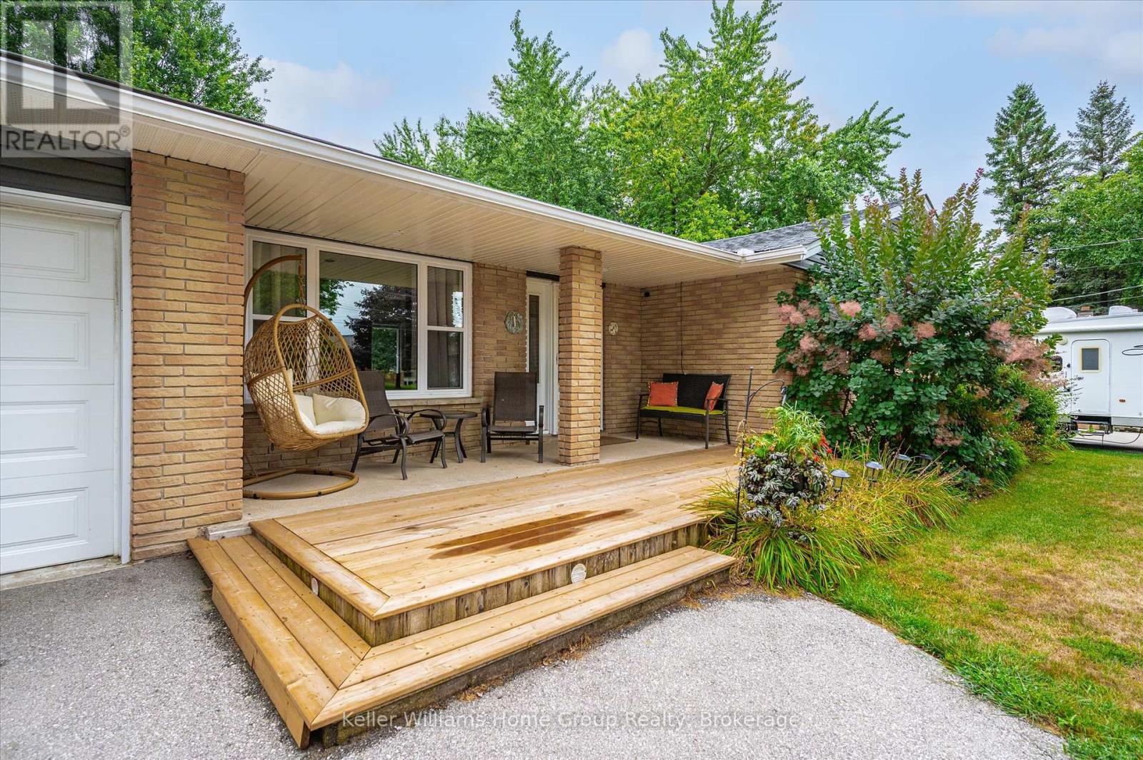 Photo 2 of 37 Victoria Crescent, Centre Wellington ON