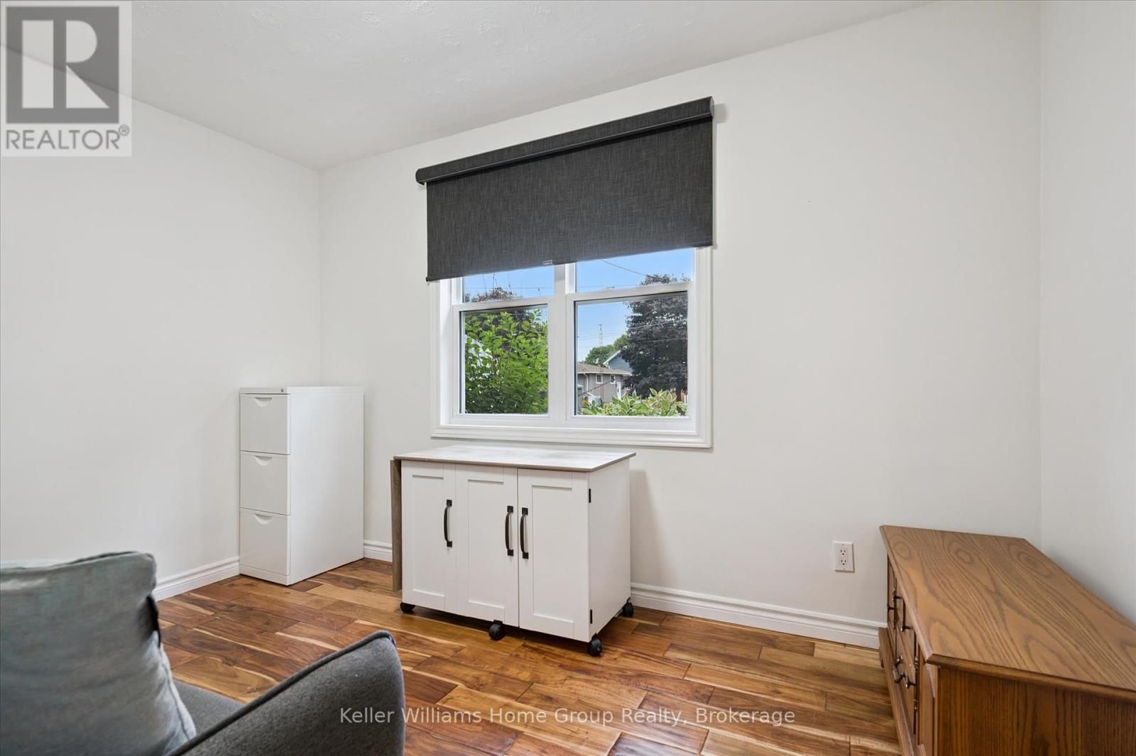 Photo 18 of 37 Victoria Crescent, Centre Wellington ON