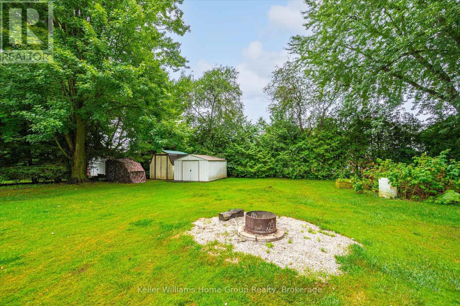 Photo 41 of 37 Victoria Crescent, Centre Wellington ON