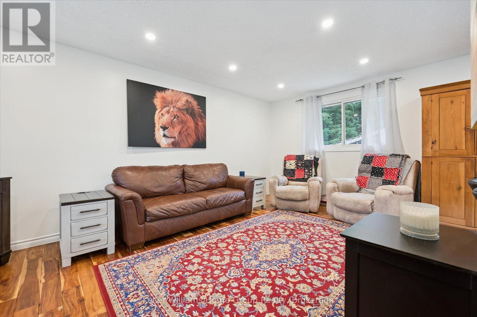 Photo 7 of 37 Victoria Crescent, Centre Wellington ON