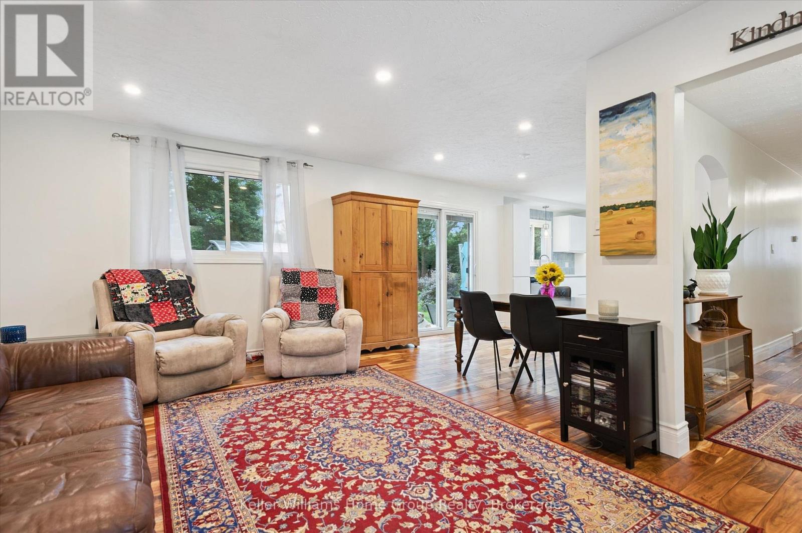 Photo 8 of 37 Victoria Crescent, Centre Wellington ON