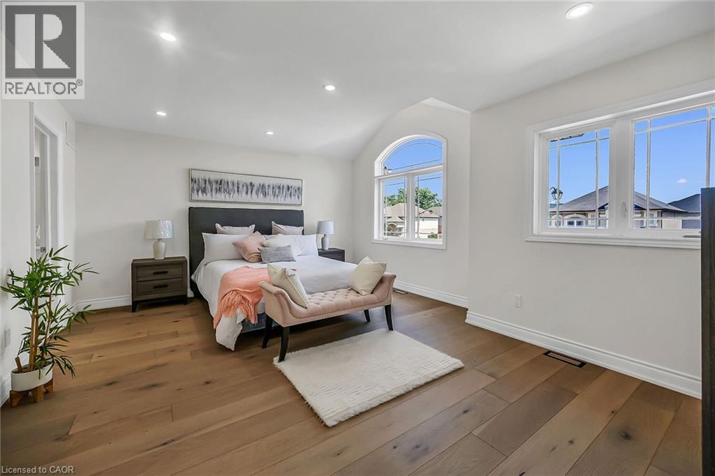 Photo 4 of 40 Davinci Boulevard, Hamilton ON