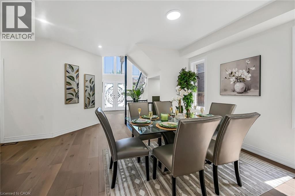Photo 24 of 40 Davinci Boulevard, Hamilton ON