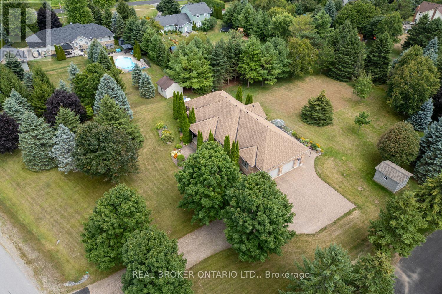 Photo 2 of 7 Virtue Court, Clarington ON