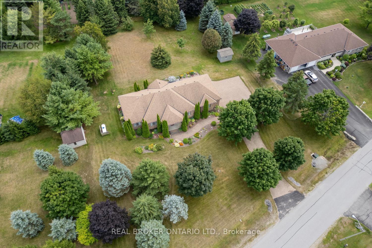 Photo 3 of 7 Virtue Court, Clarington ON