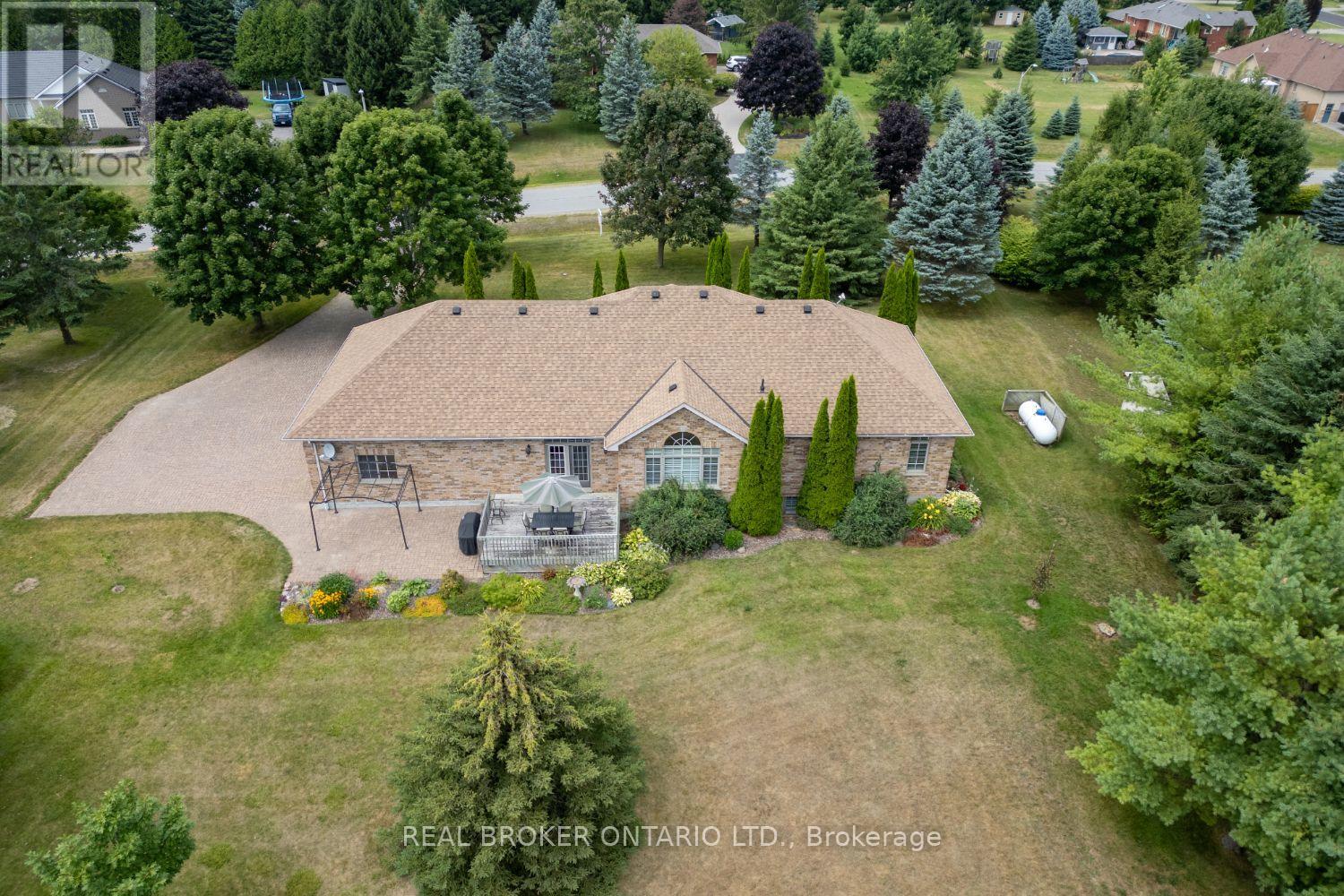 Photo 34 of 7 Virtue Court, Clarington ON