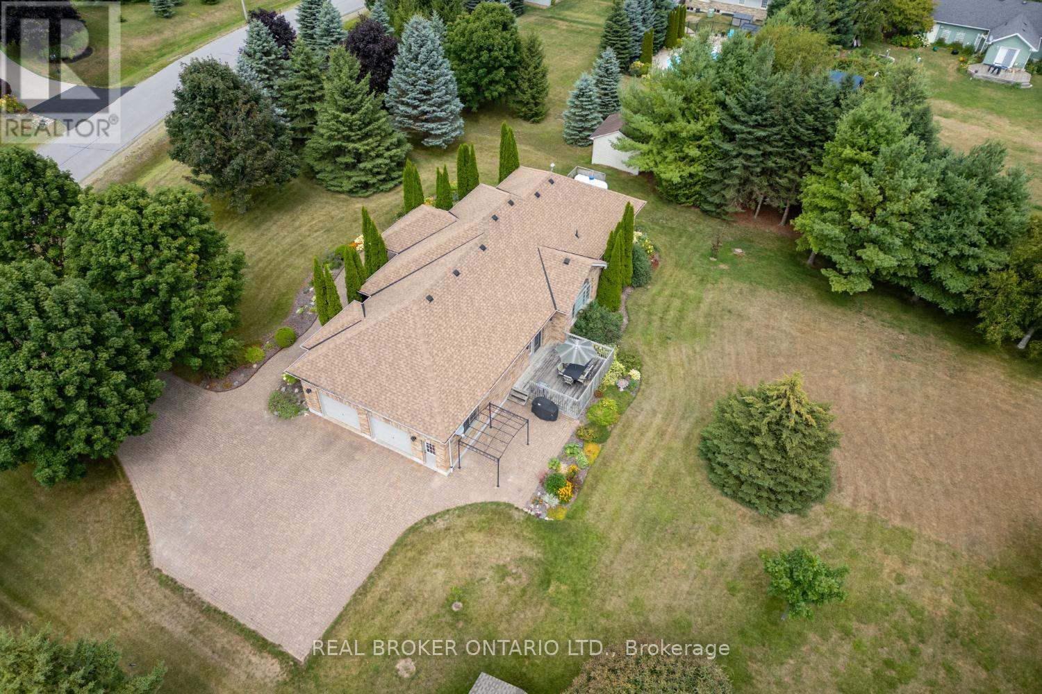 Photo 4 of 7 Virtue Court, Clarington ON