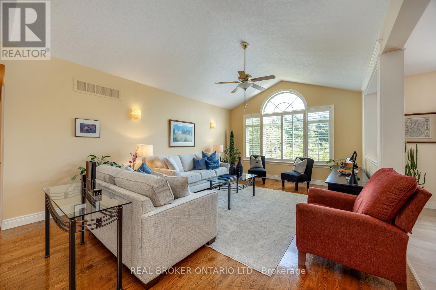 Photo 8 of 7 Virtue Court, Clarington ON