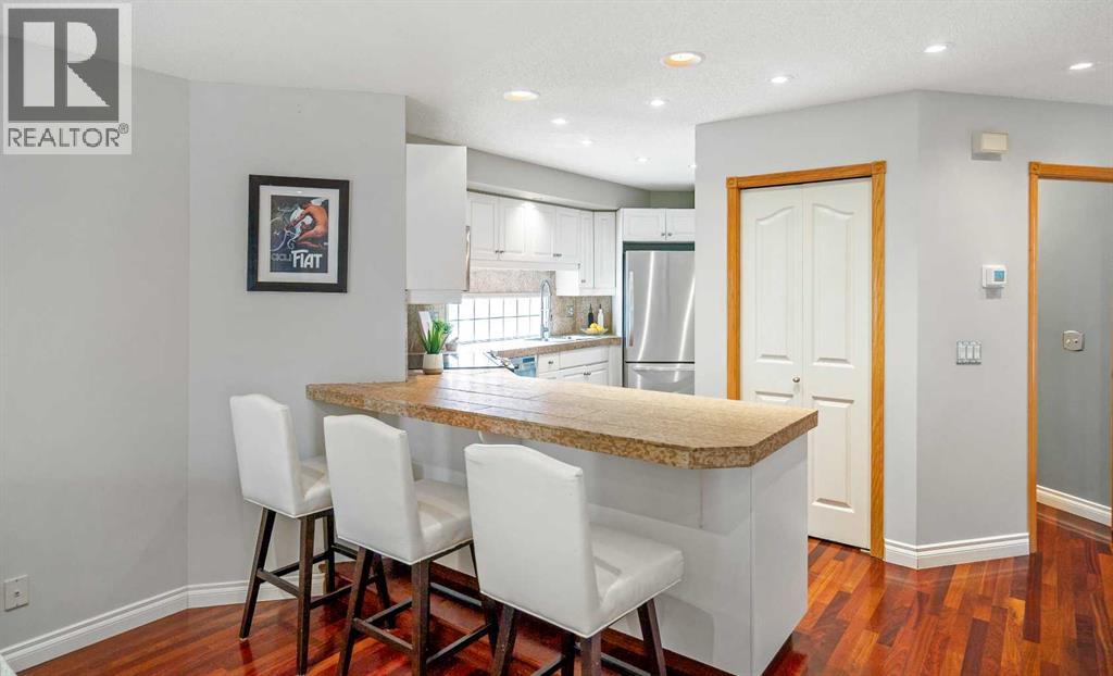 Single Family House for Sale in   Avenue SW Erlton Calgary 