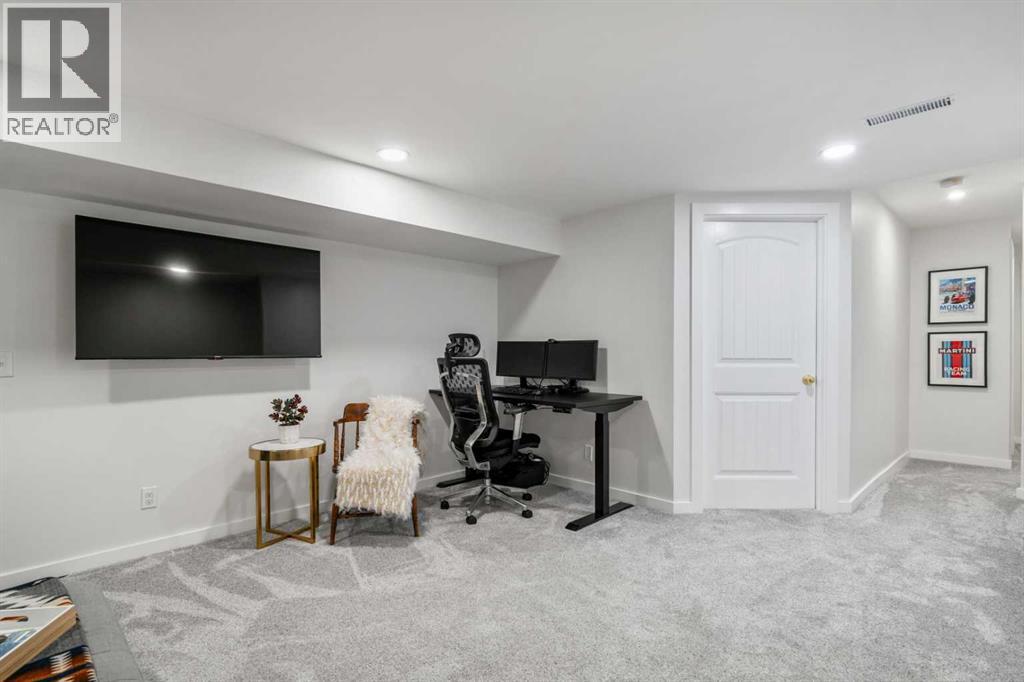 Single Family House for Sale in   Avenue SW Erlton Calgary 
