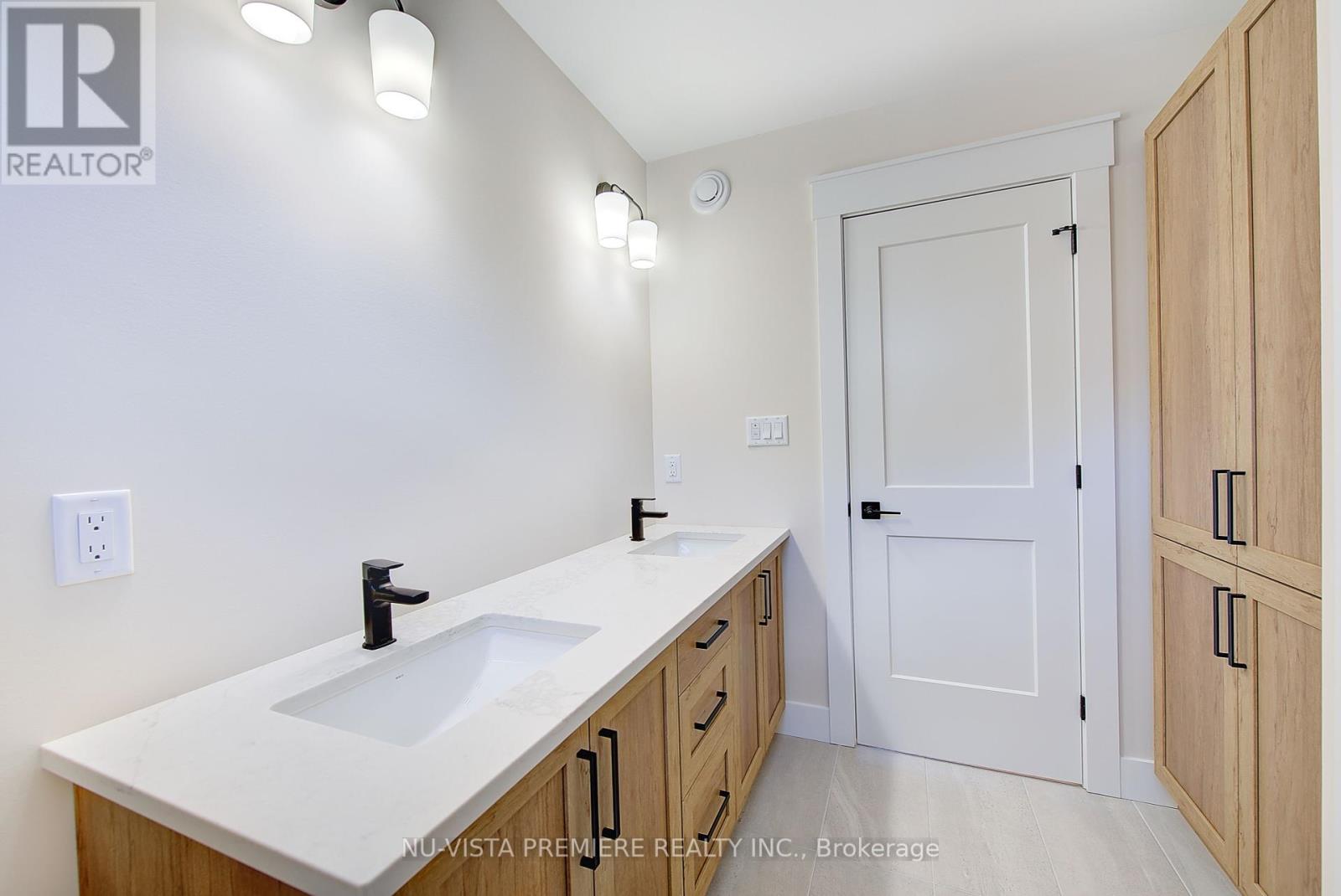 Photo 33 of 121 Harvest Lane, Thames Centre ON