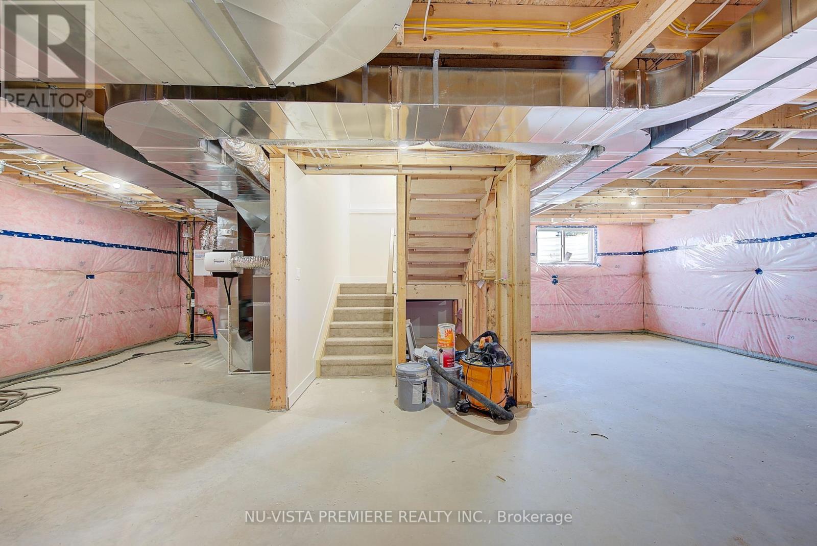 Photo 38 of 121 Harvest Lane, Thames Centre ON