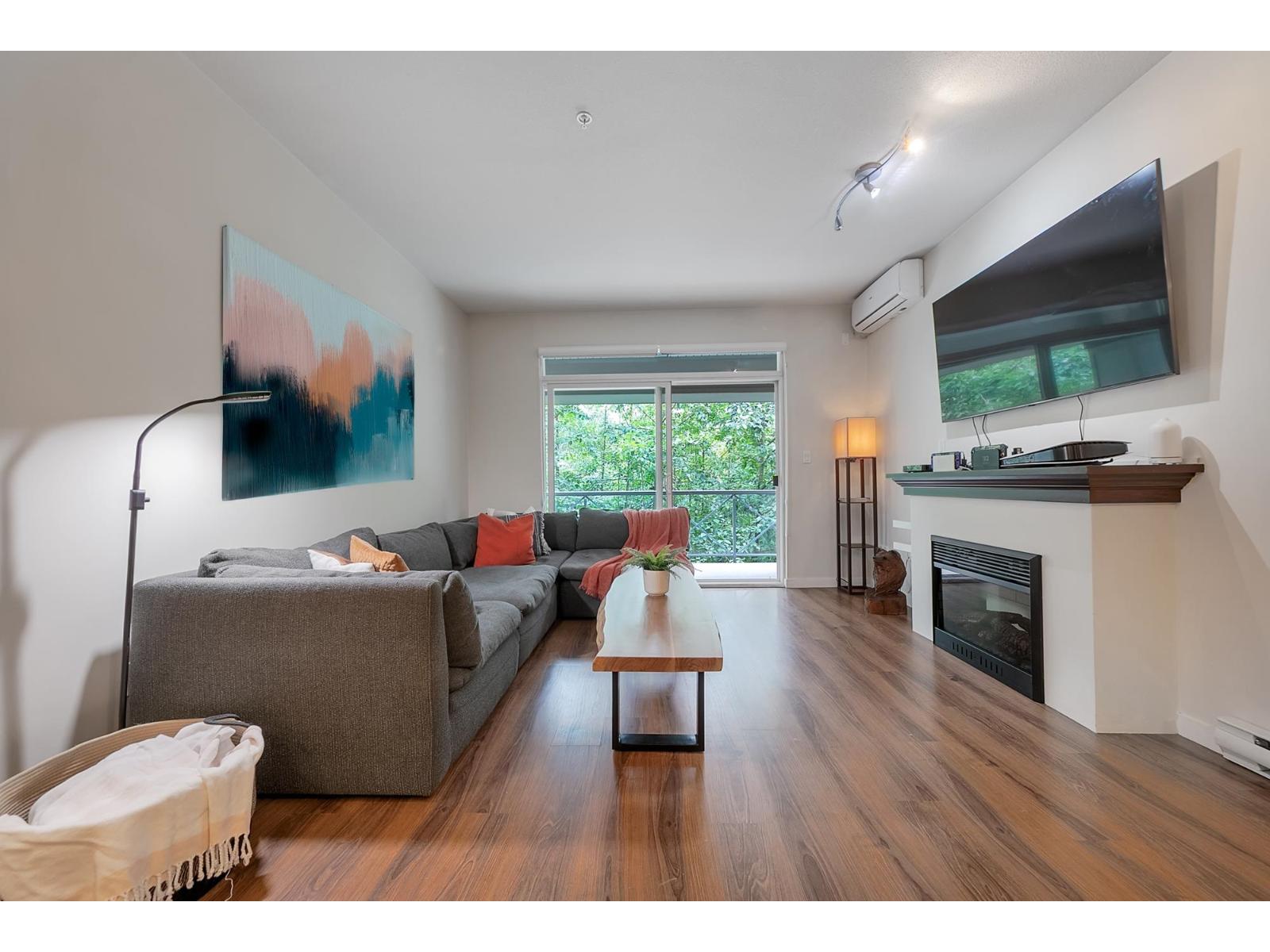 Photo 1 of 311 33318 E Bourquin Crescent, Abbotsford BC