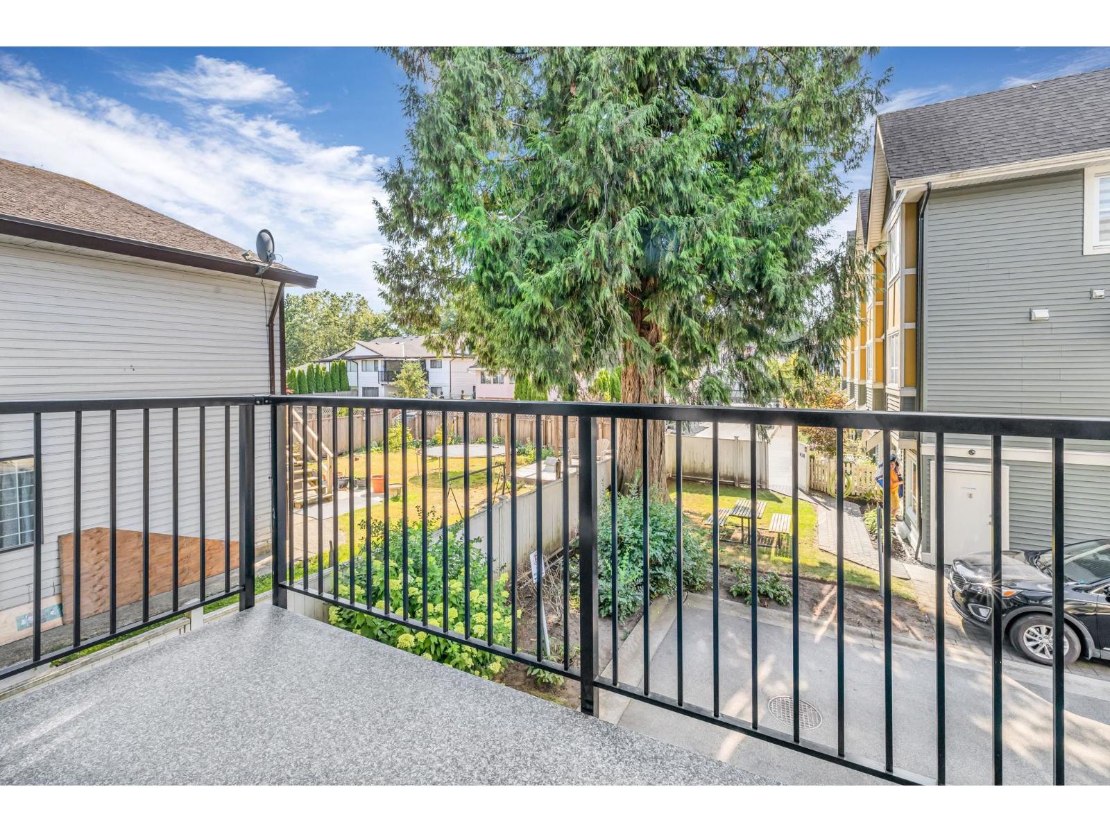 Photo 18 of 12 14388 103 Avenue, Surrey BC