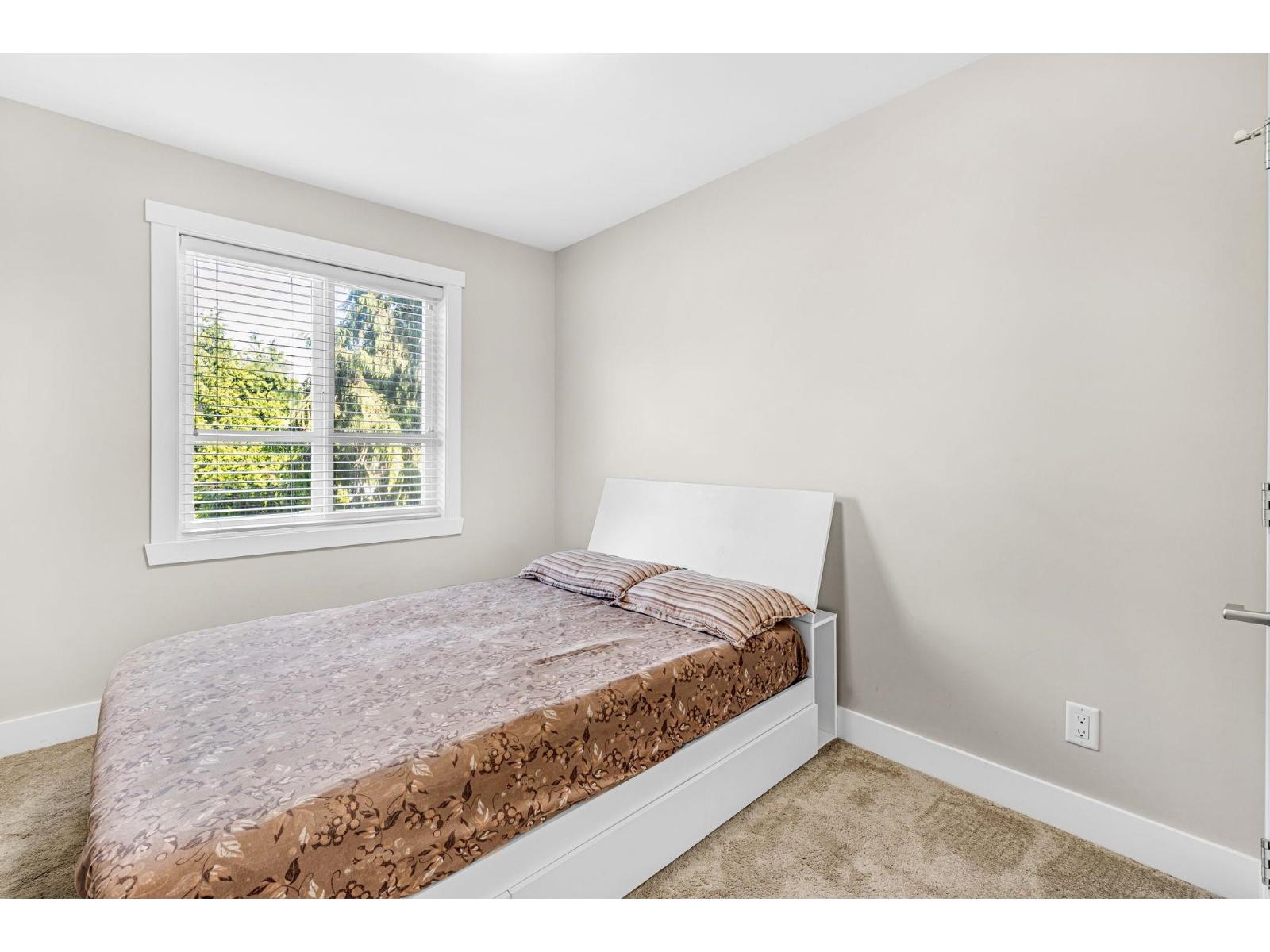 Photo 7 of 12 14388 103 Avenue, Surrey BC