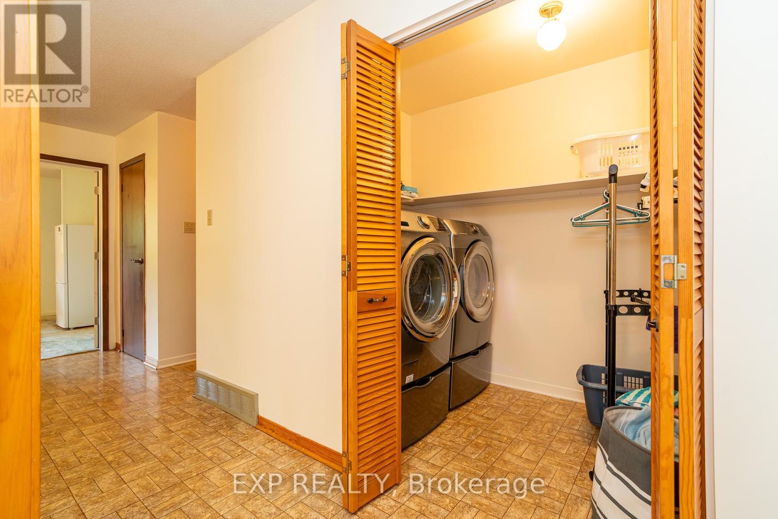 Photo 11 of 1437 Usborne Street, Mcnab Braeside ON