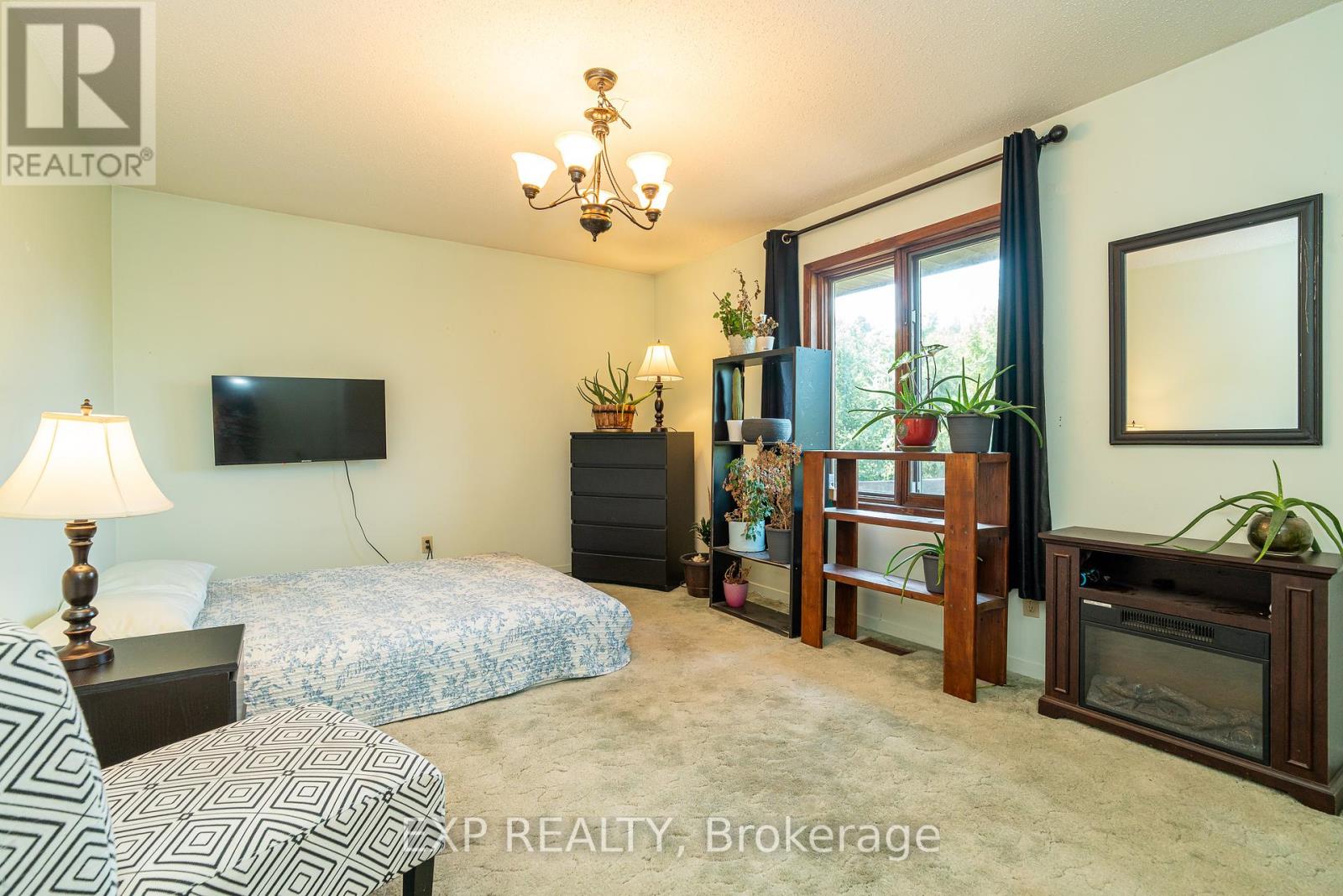 Photo 12 of 1437 Usborne Street, Mcnab Braeside ON