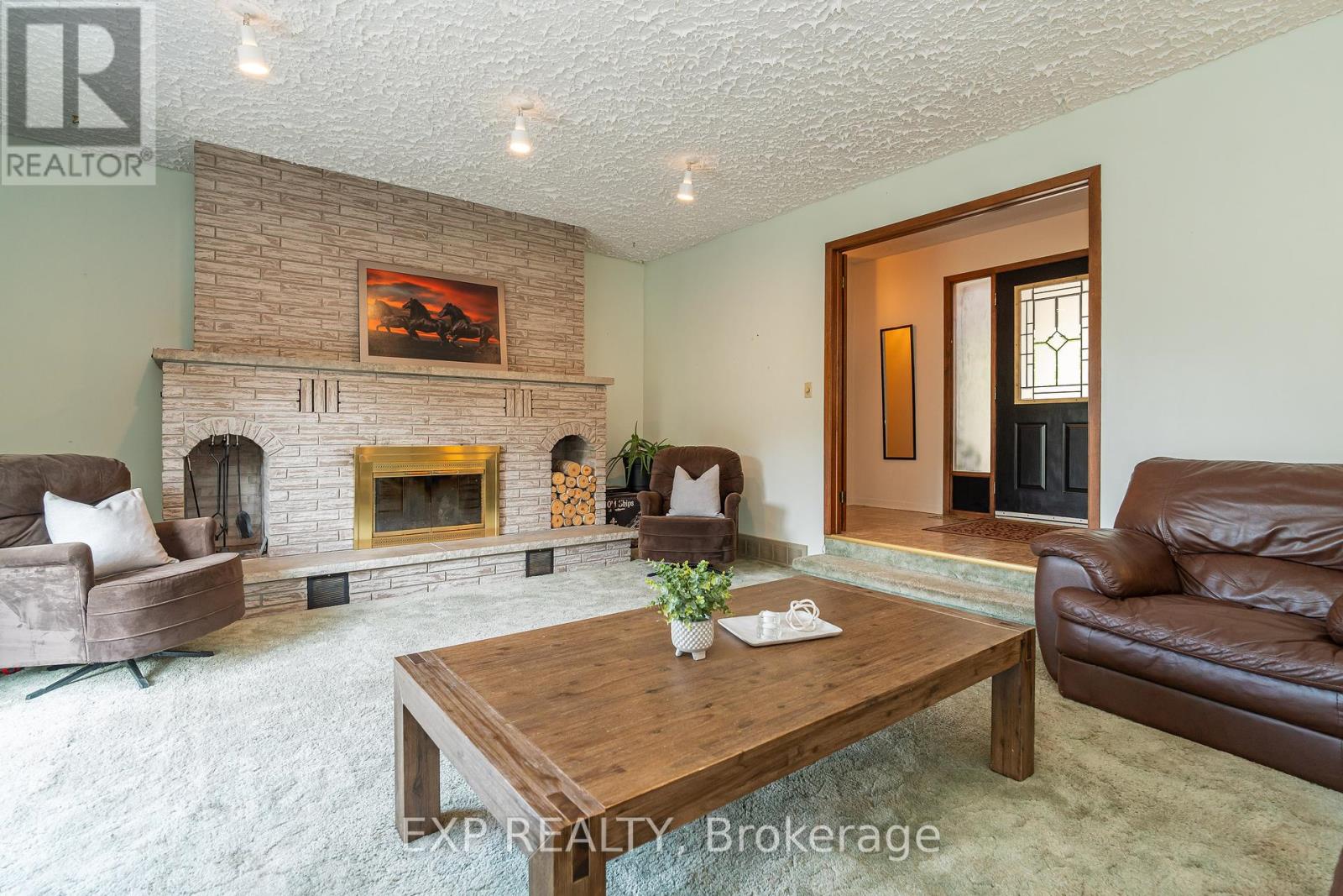 Photo 5 of 1437 Usborne Street, Mcnab Braeside ON