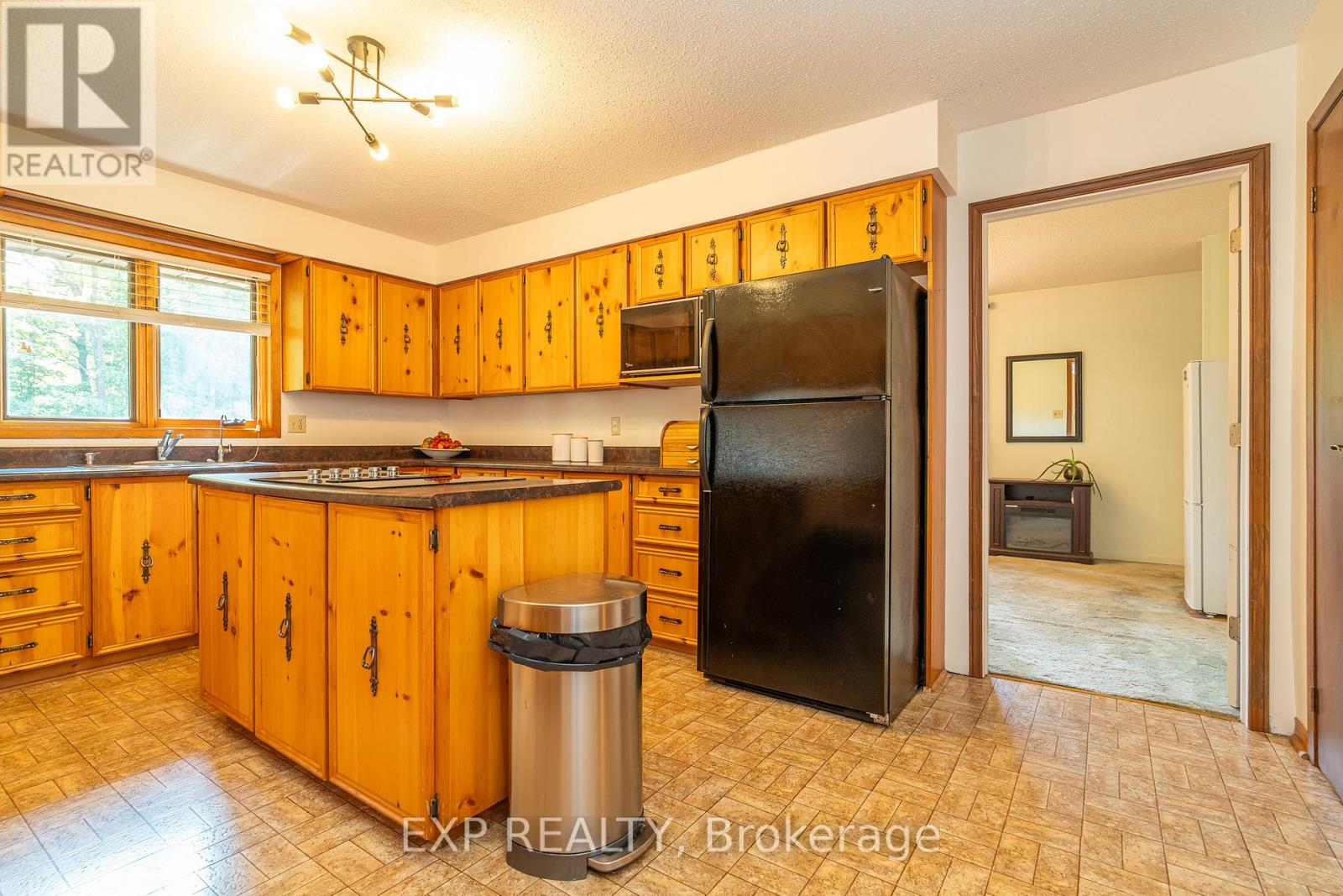 Photo 7 of 1437 Usborne Street, Mcnab Braeside ON