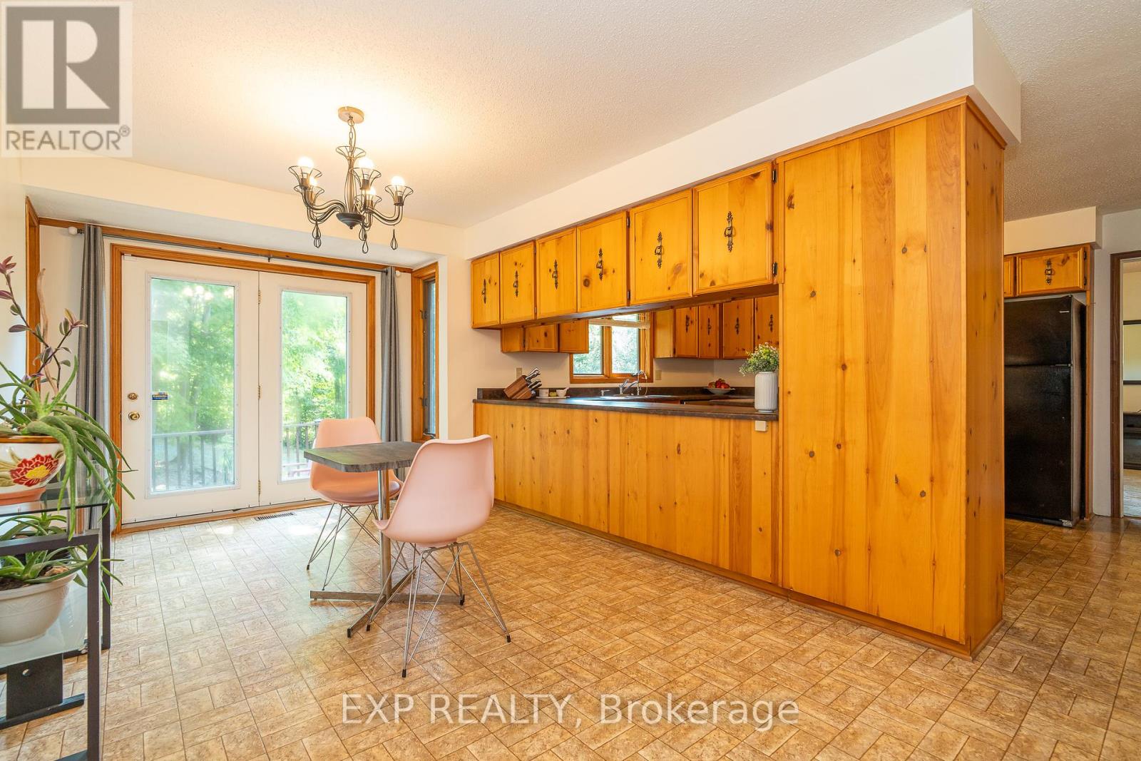 Photo 9 of 1437 Usborne Street, Mcnab Braeside ON