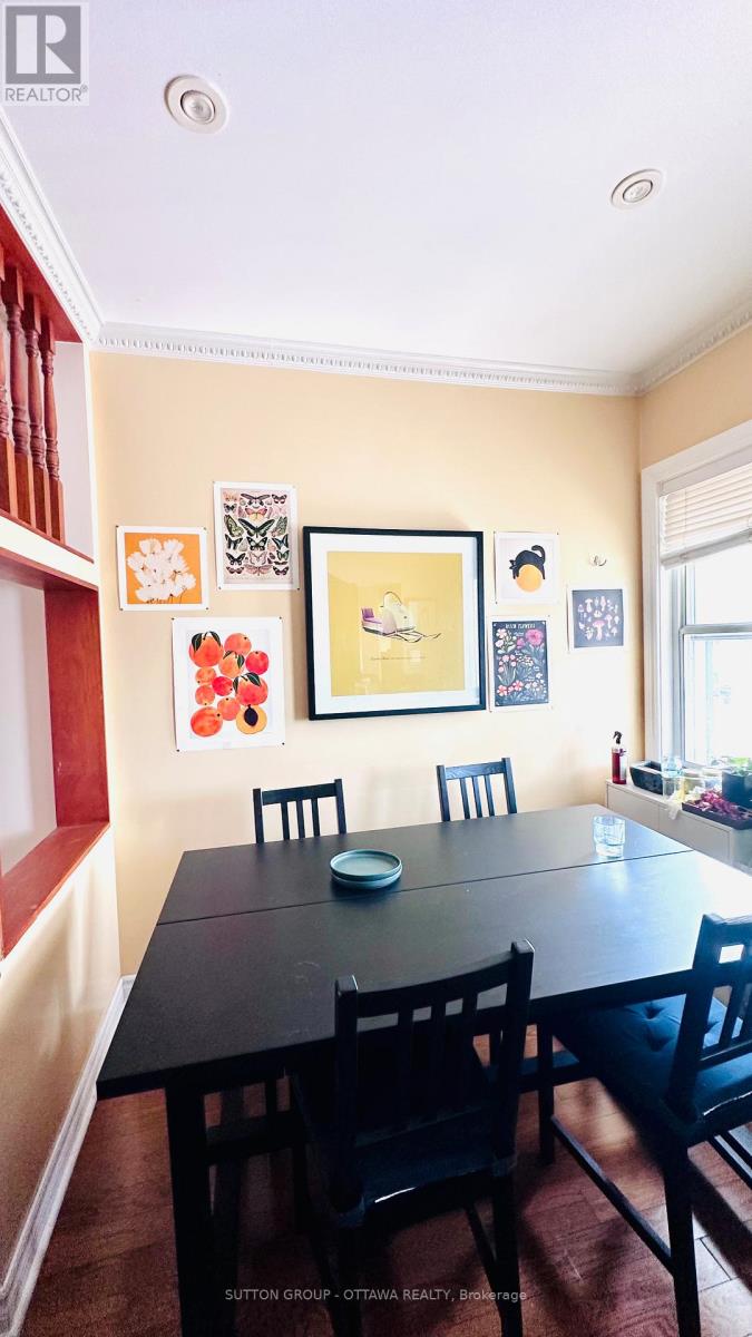 Photo 3 of 139 Eccles Street, Ottawa ON