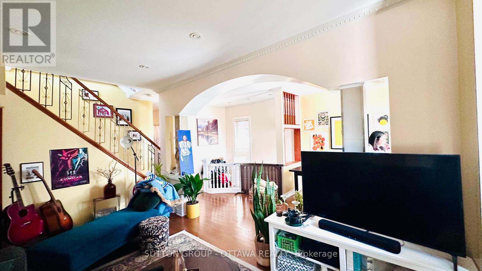Photo 9 of 139 Eccles Street, Ottawa ON