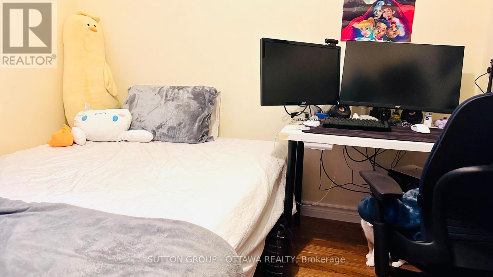 Photo 7 of 139 Eccles Street, Ottawa ON
