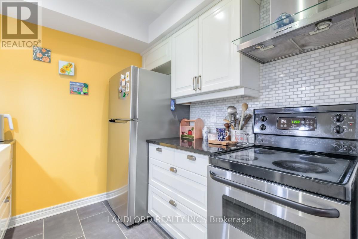 Photo 10 of Th 16 232 George Street, Toronto ON