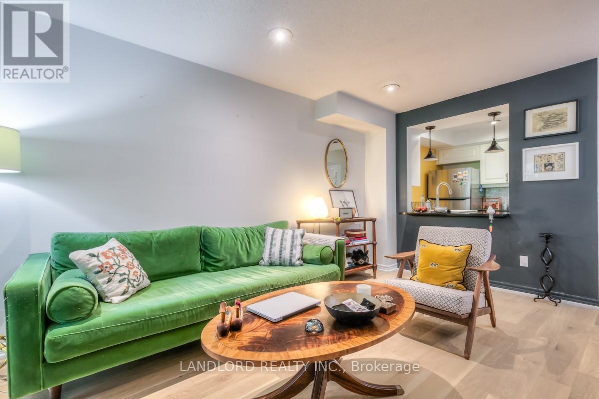Photo 4 of Th 16 232 George Street, Toronto ON