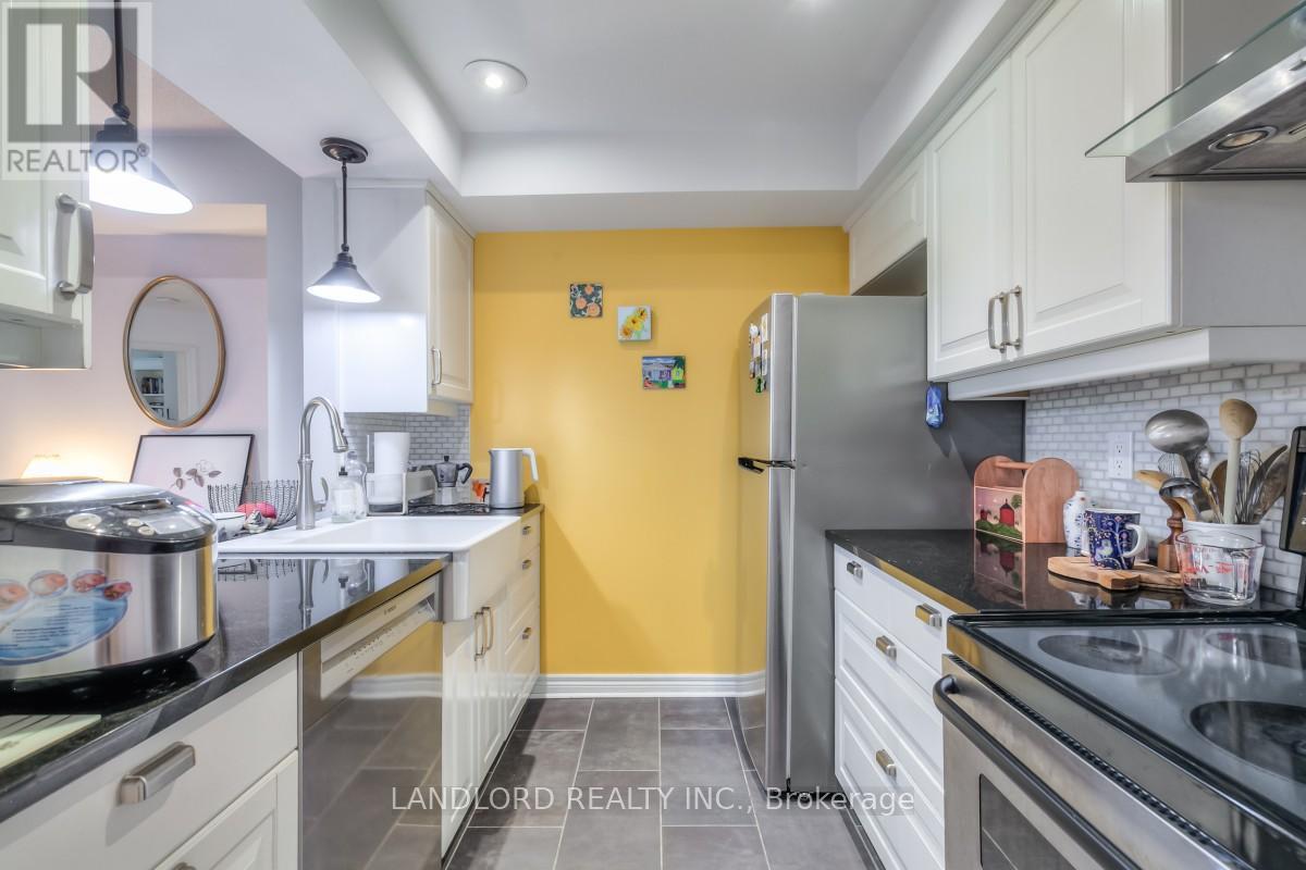 Photo 9 of Th 16 232 George Street, Toronto ON