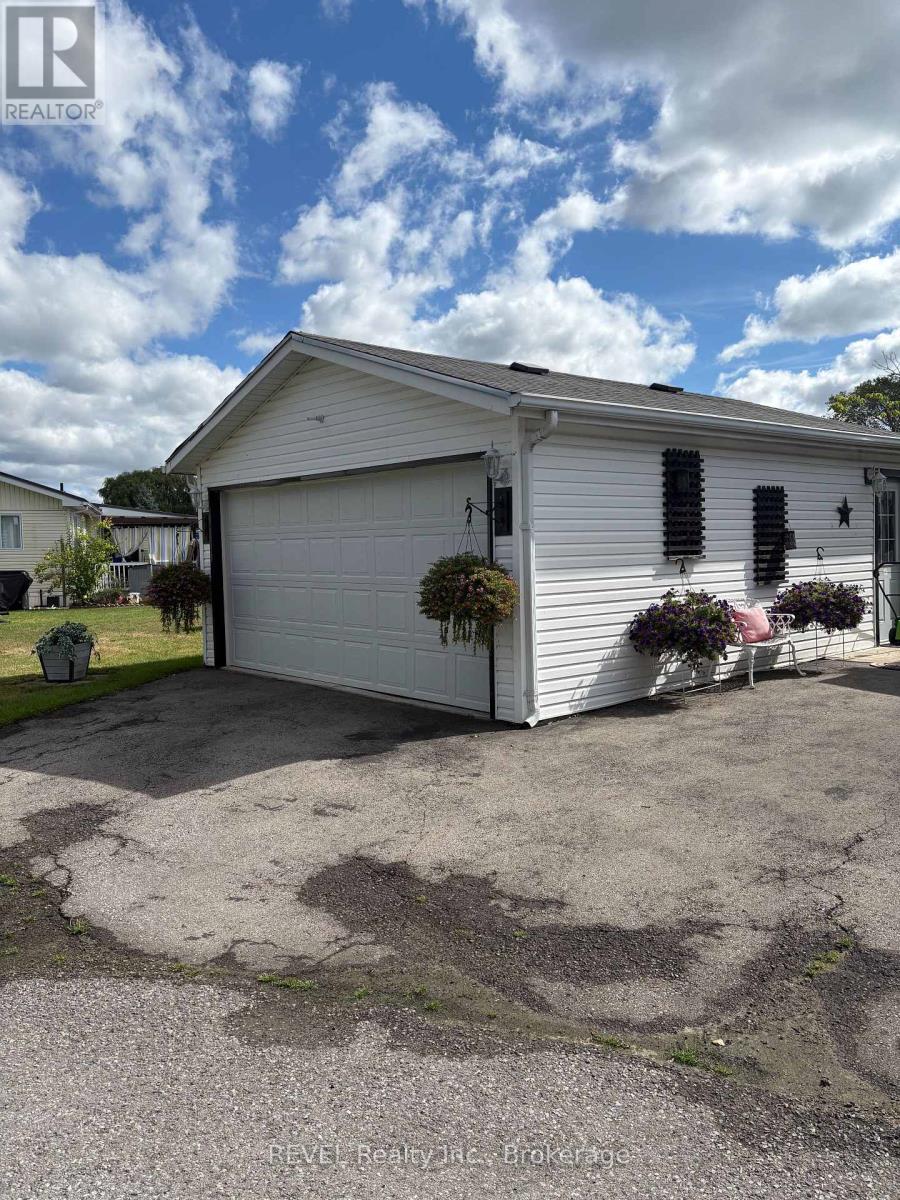 #350 3033 TOWNLINE ROAD - 3