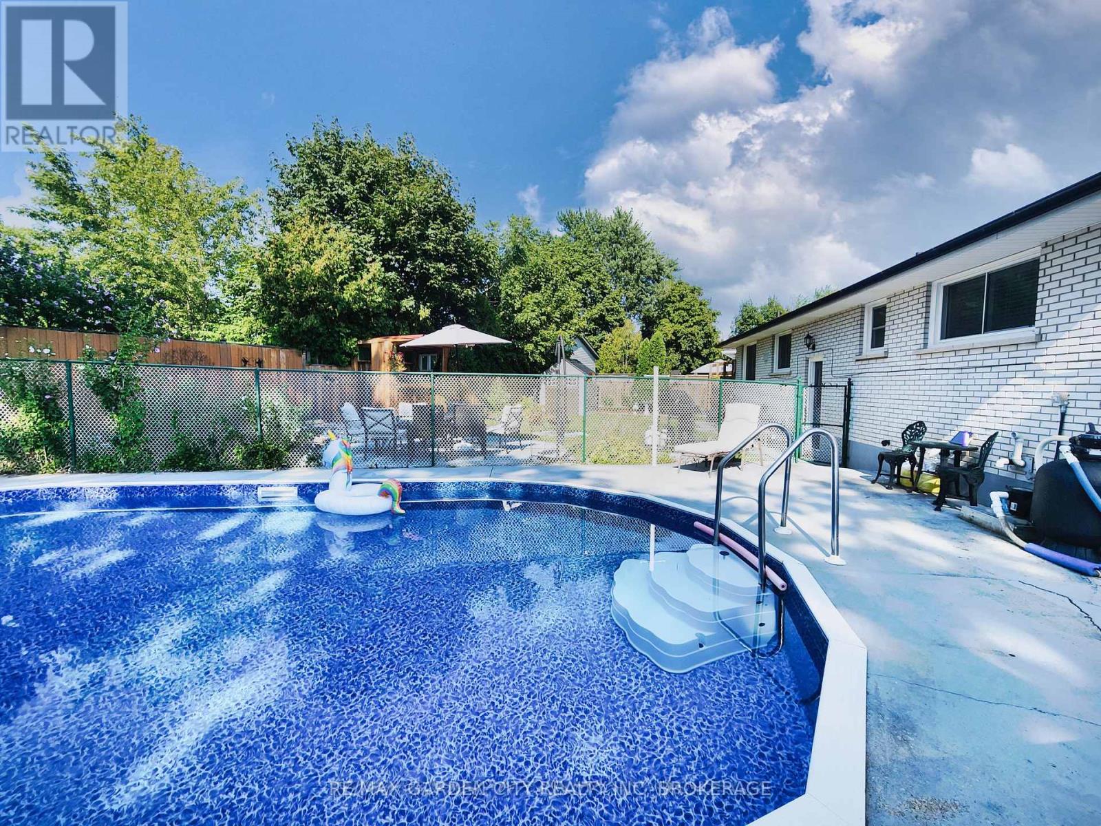 Photo 48 of 7 Chapman Court, St Catharines ON