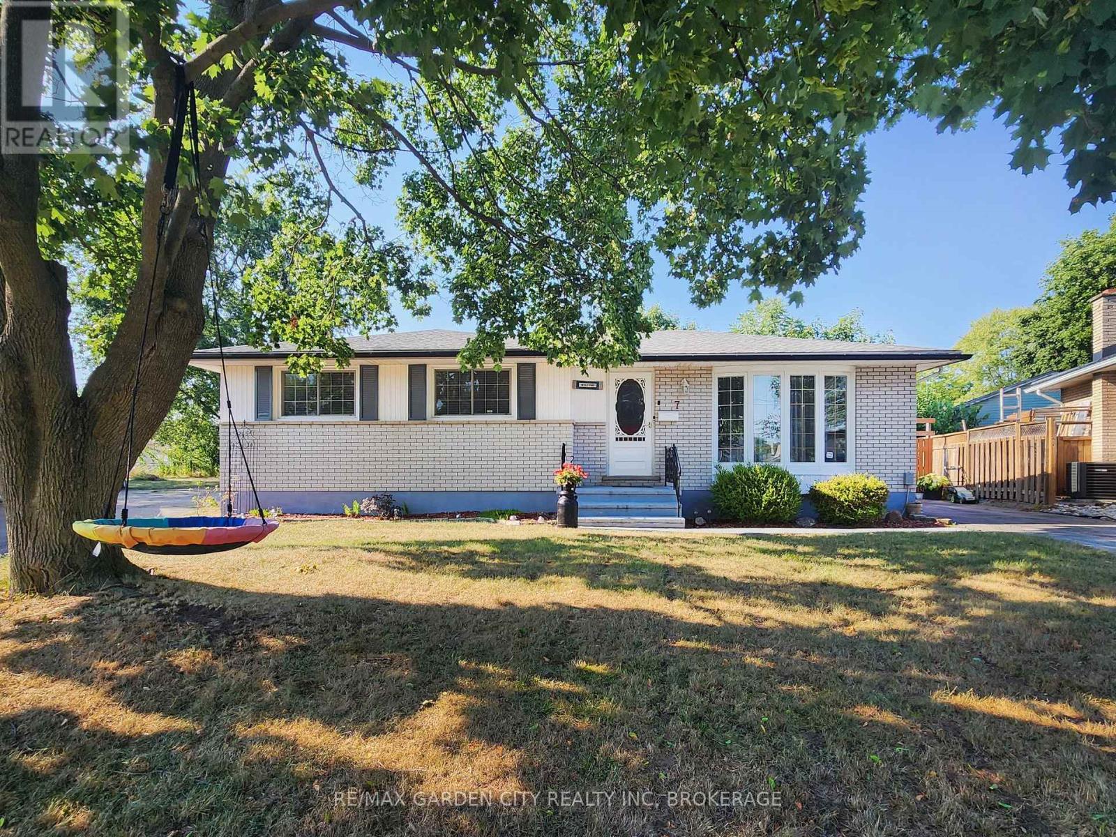 Photo 36 of 7 Chapman Court, St Catharines ON