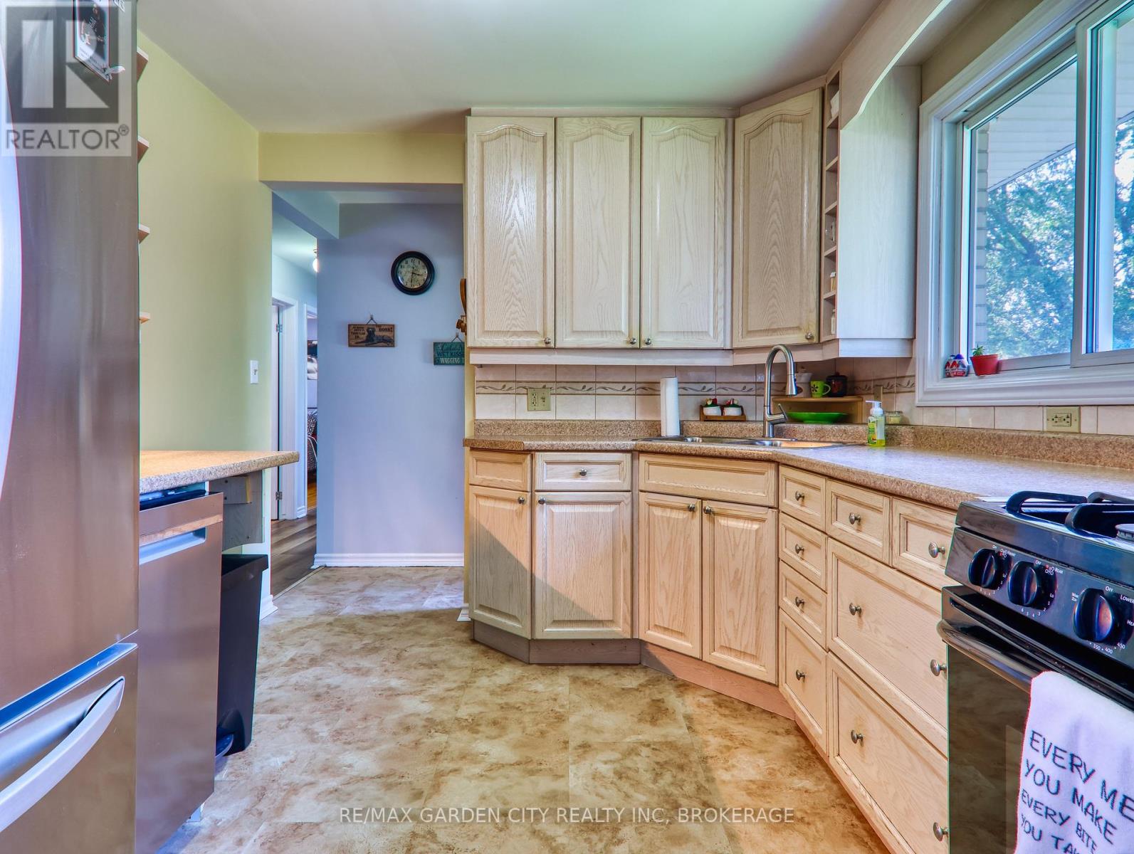 Photo 8 of 7 Chapman Court, St Catharines ON
