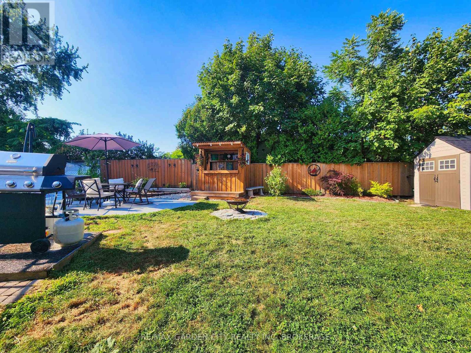 Photo 12 of 7 Chapman Court, St Catharines ON