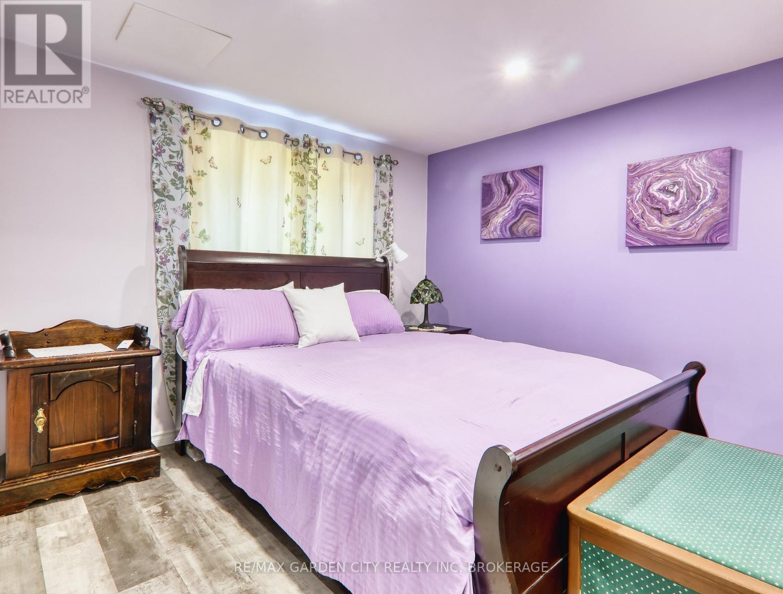 Photo 10 of 7 Chapman Court, St Catharines ON