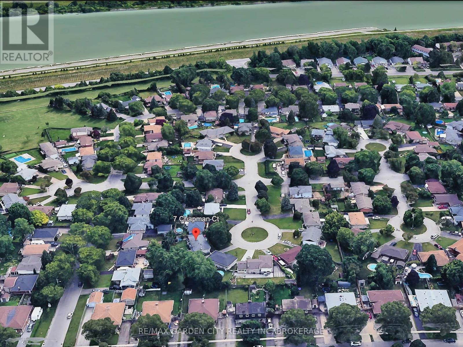 Photo 6 of 7 Chapman Court, St Catharines ON