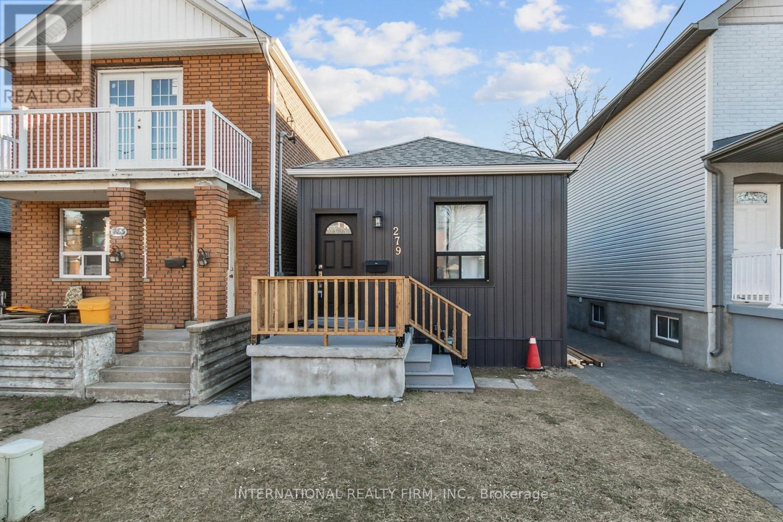 Photo 16 of Upper 279 Cedarvale Avenue, Toronto ON