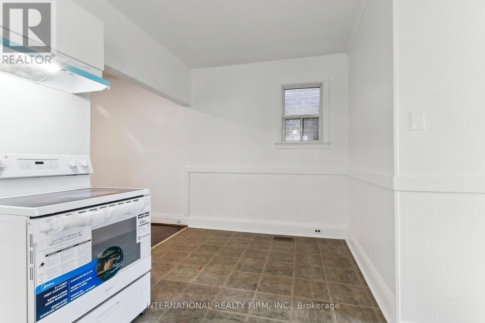 Photo 5 of Upper 279 Cedarvale Avenue, Toronto ON