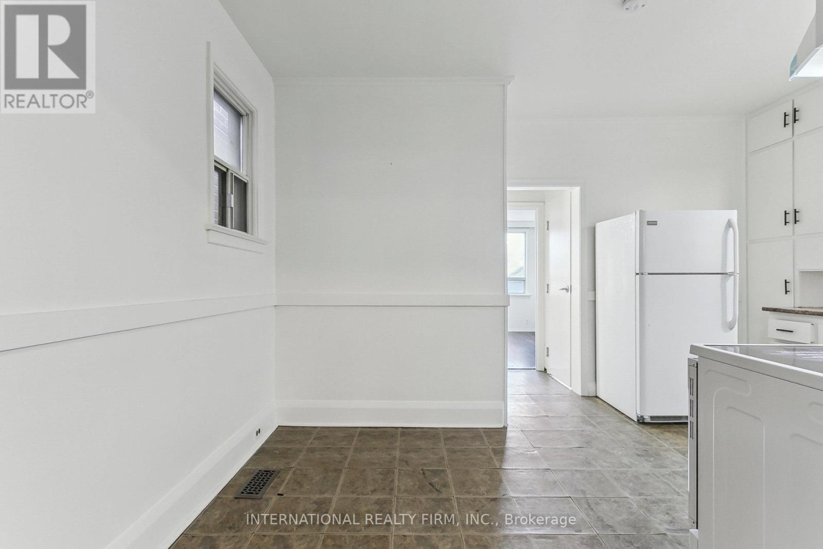 Photo 11 of Upper 279 Cedarvale Avenue, Toronto ON