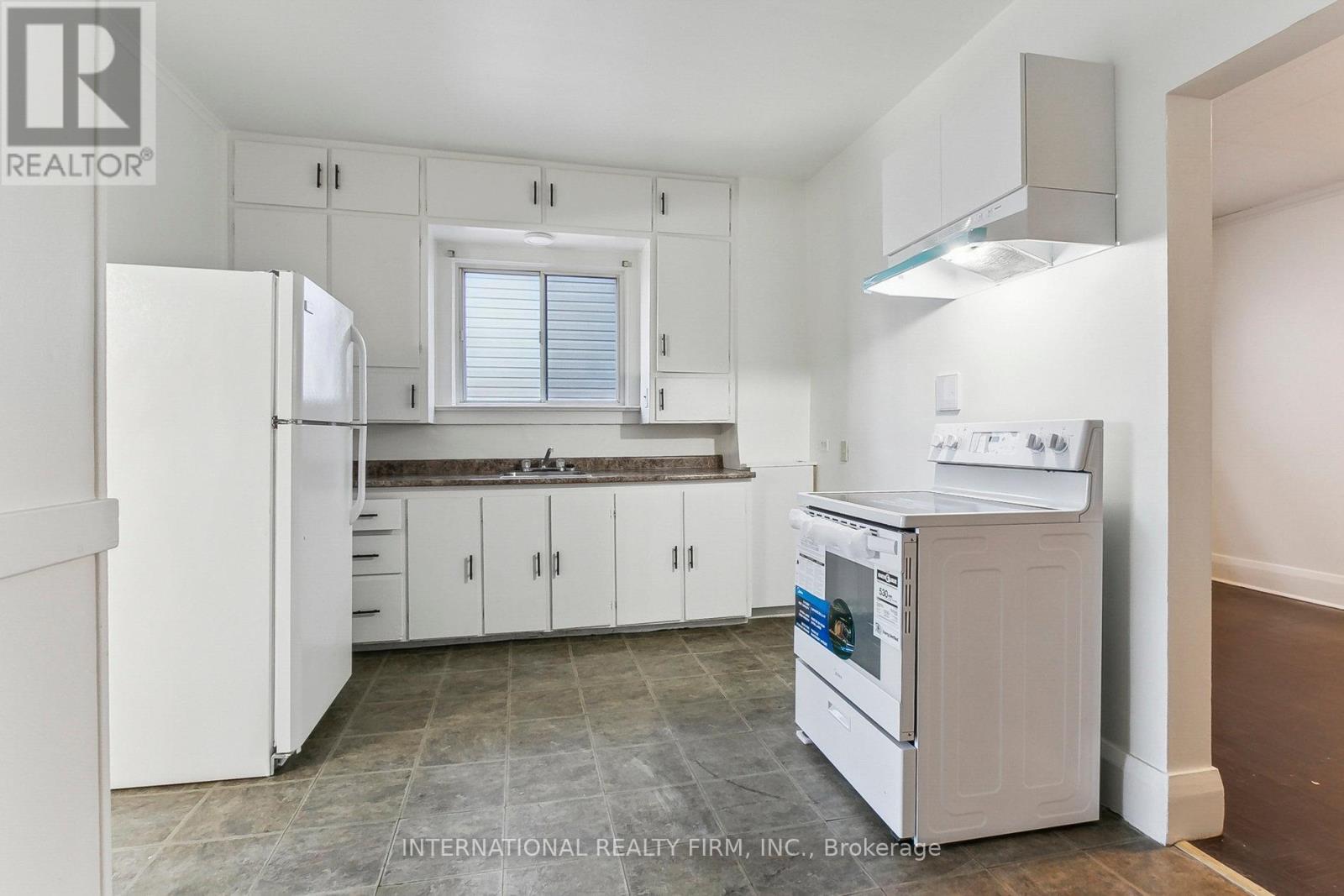 Photo 18 of Upper 279 Cedarvale Avenue, Toronto ON