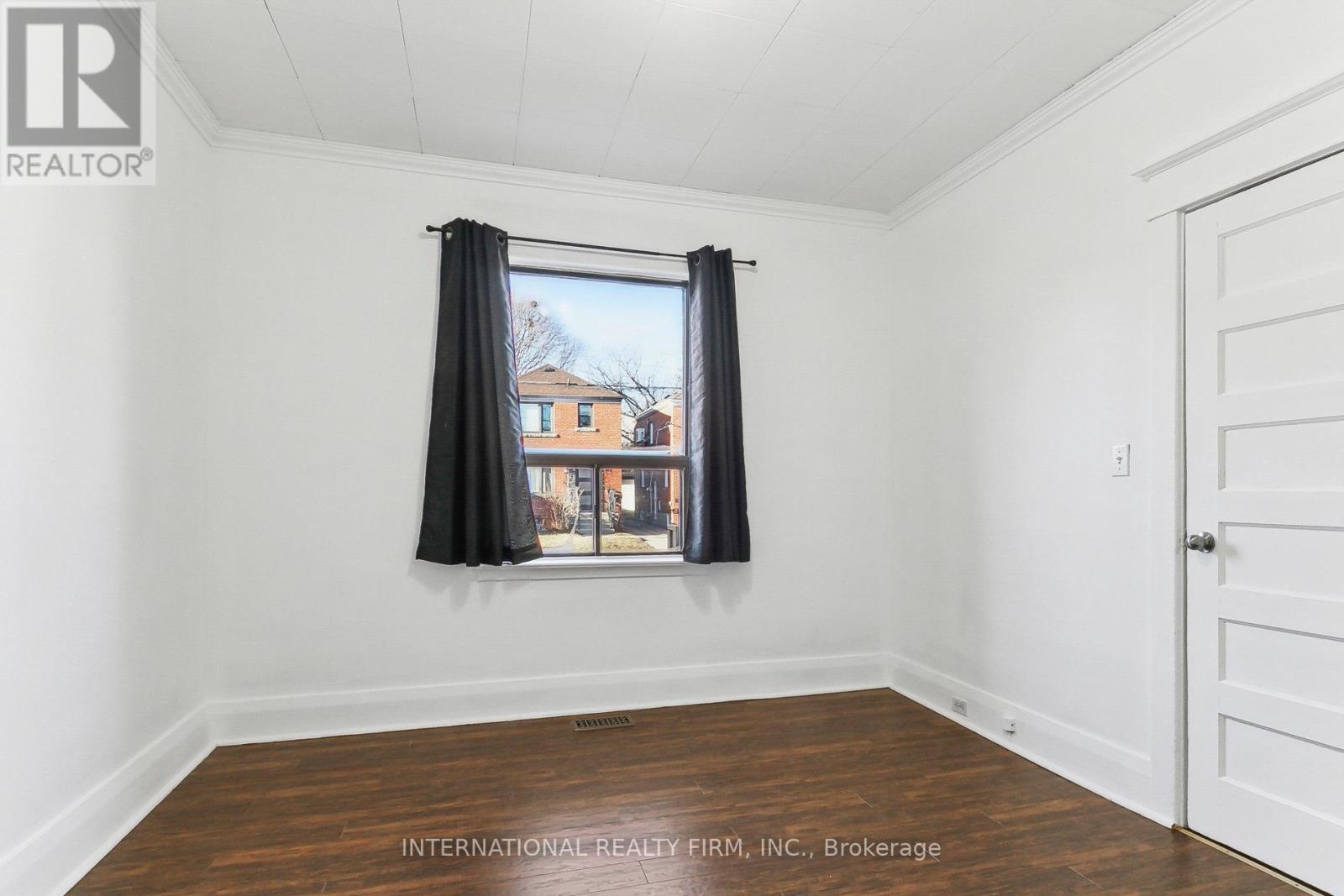 Photo 7 of Upper 279 Cedarvale Avenue, Toronto ON