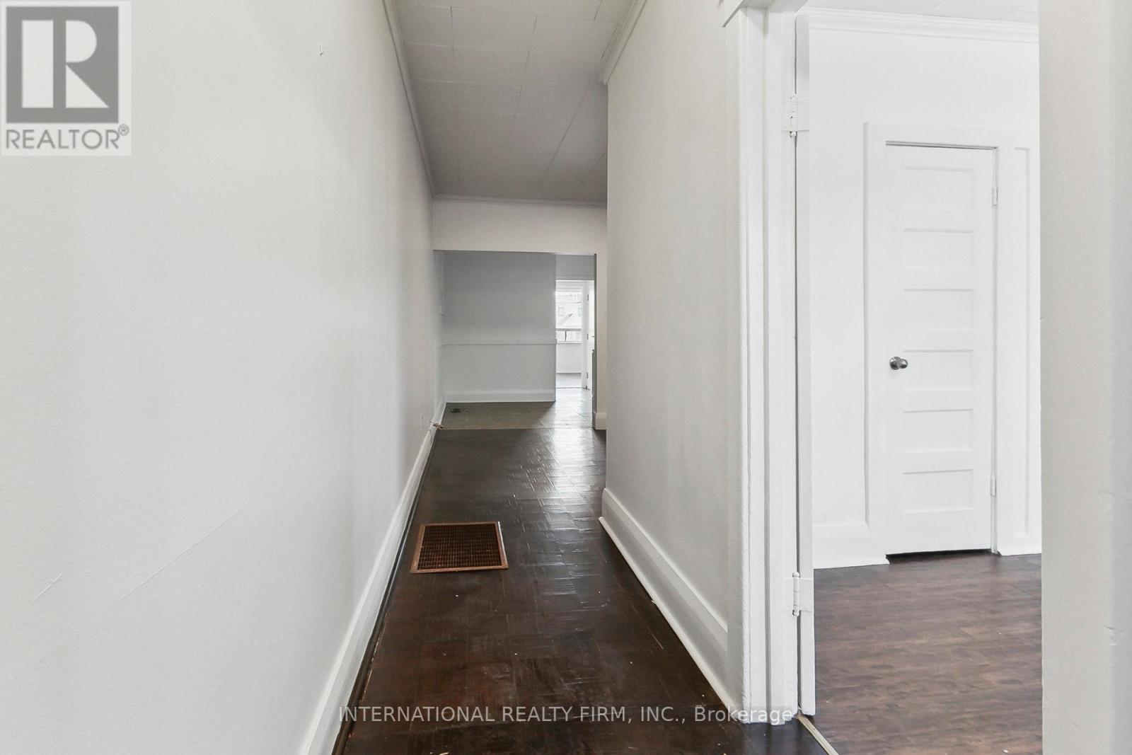 Photo 23 of Upper 279 Cedarvale Avenue, Toronto ON