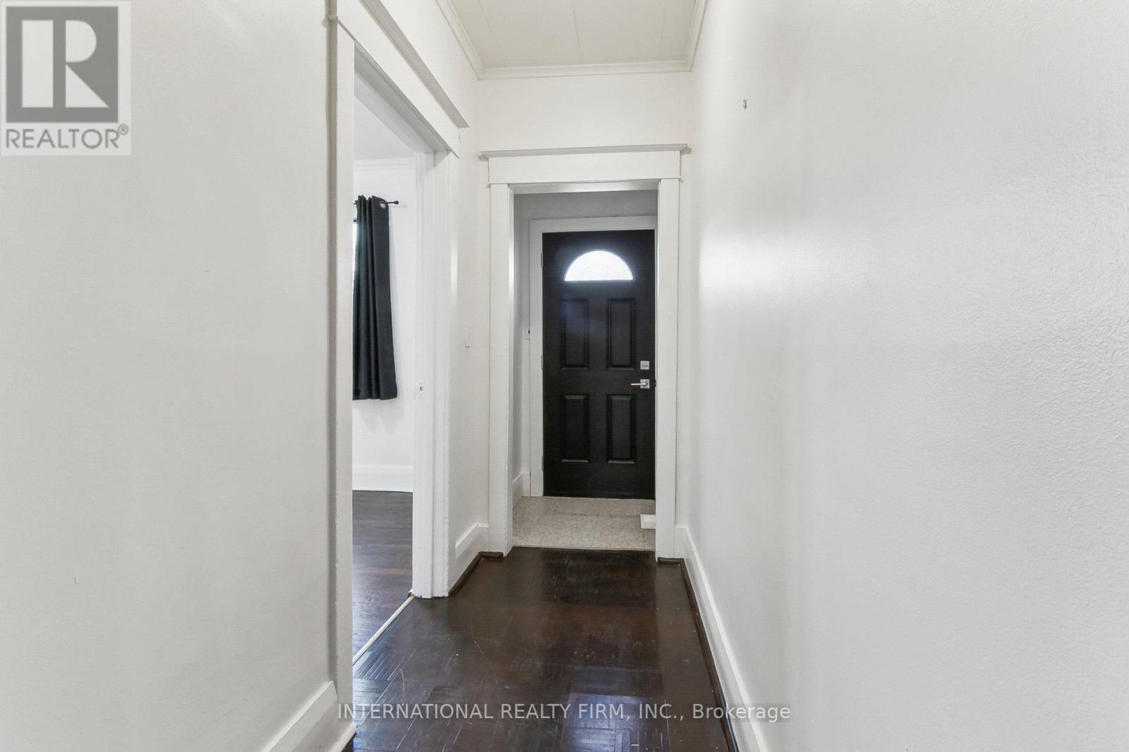 Photo 14 of Upper 279 Cedarvale Avenue, Toronto ON