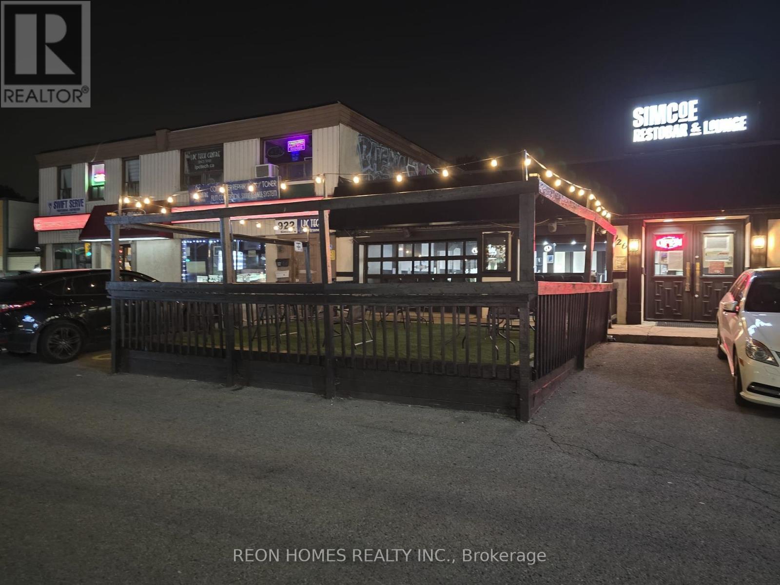 Photo 17 of 926 Simcoe Street N, Oshawa ON