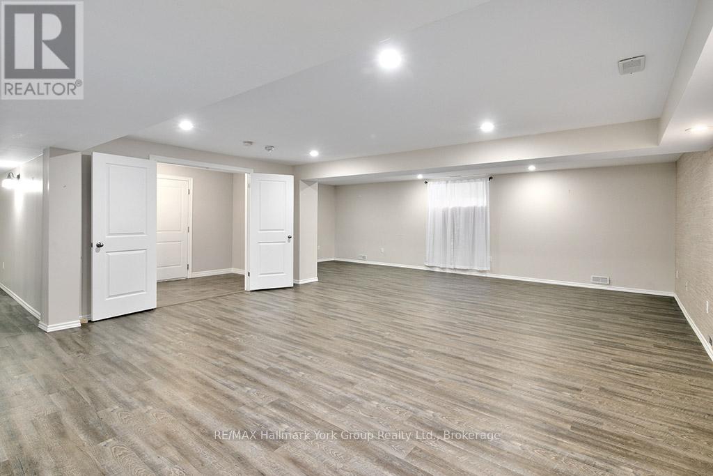 Photo 31 of 82 Hughes Street, Collingwood ON