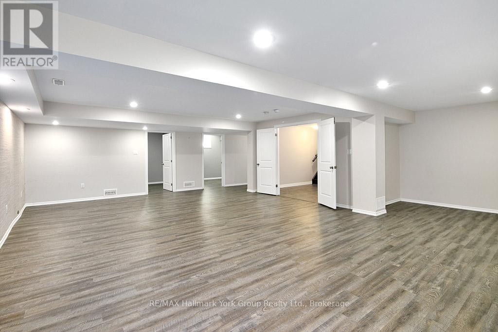 Photo 32 of 82 Hughes Street, Collingwood ON