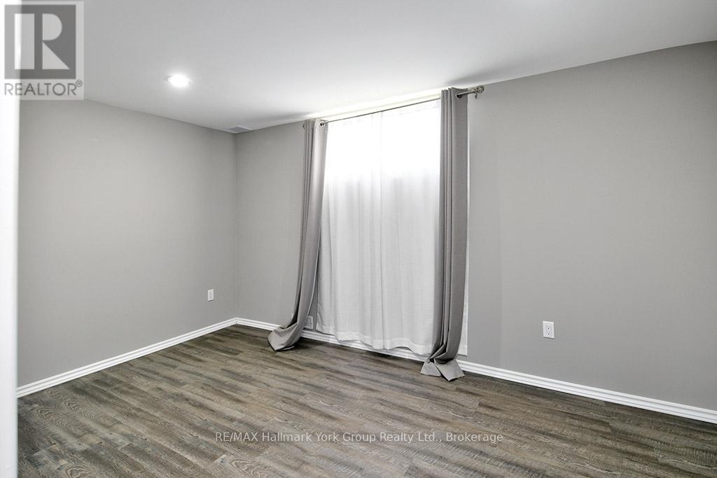 Photo 33 of 82 Hughes Street, Collingwood ON