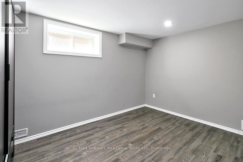 Photo 34 of 82 Hughes Street, Collingwood ON