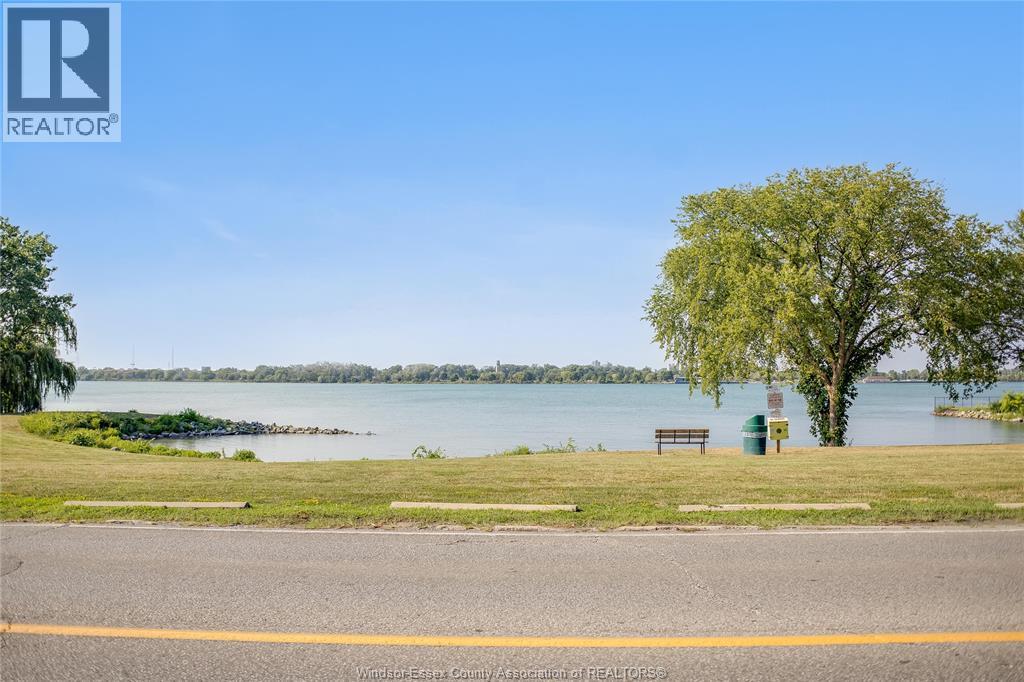 Photo 17 of 4371 Riverside Drive East, Windsor ON
